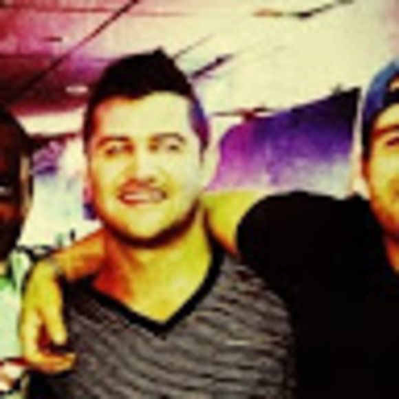 Profile Picture of Alex Vigil (@alexvigil44) on Poshmark