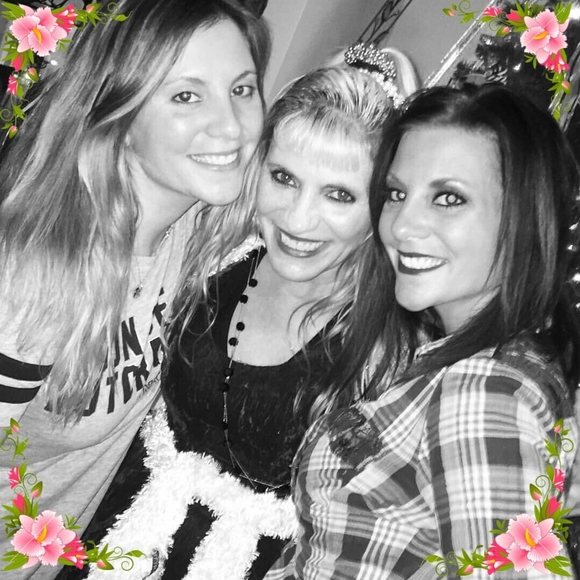 Profile Picture of Sandy Mcmurtrey (@1indysweetheart) on Poshmark