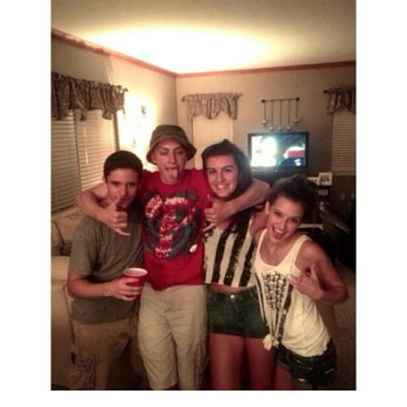 Profile Picture of Mo Overholtzer (@moverholtzer) on Poshmark