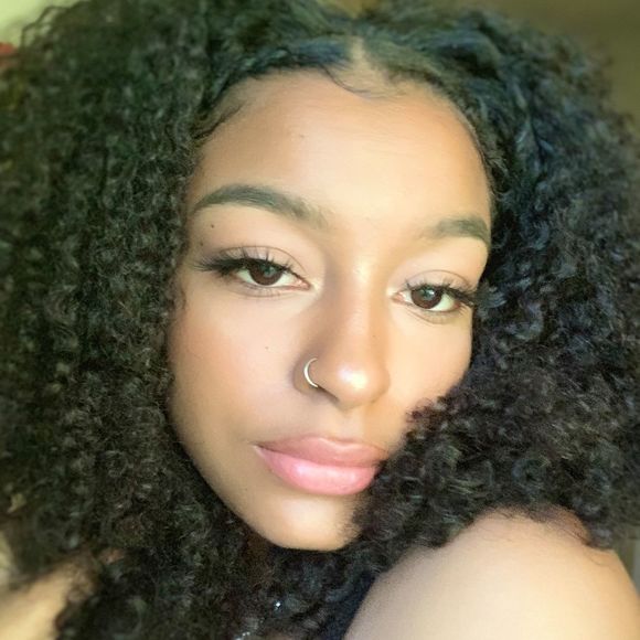 Profile Picture of Paola Becerra (@paaaolllaa) on Poshmark