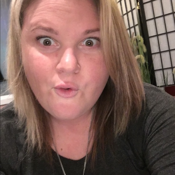 Profile Picture of Shae Phillips (@spruitt2267) on Poshmark