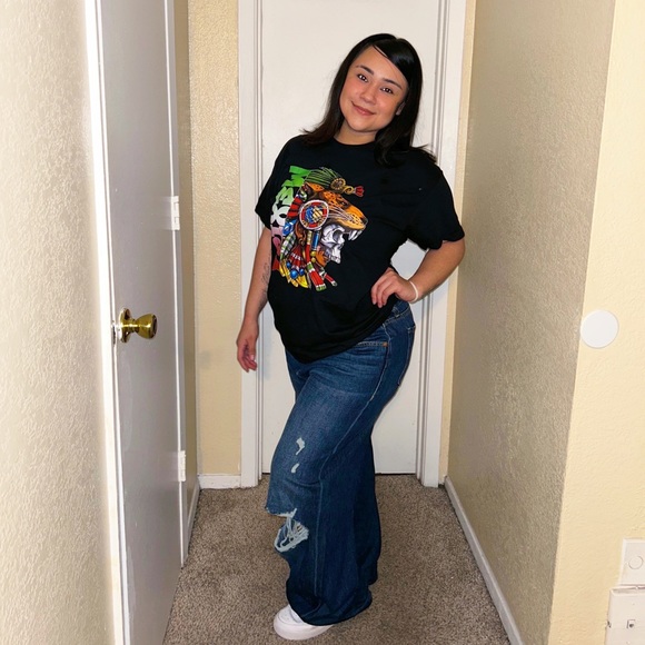 Profile Picture of Maya De la rosa (@xi00222) on Poshmark