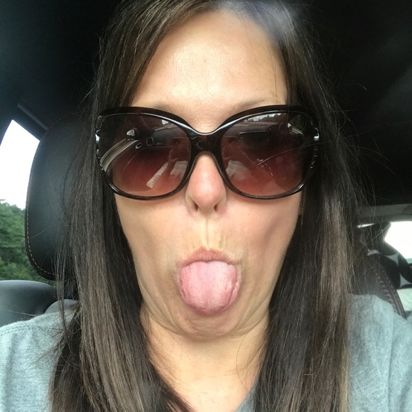 Profile Picture of Kelli Jacobs (@kljnwv) on Poshmark