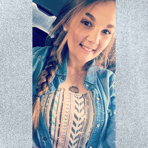 Profile Picture of Katelynn Cordail (@katelynnmobley) on Poshmark