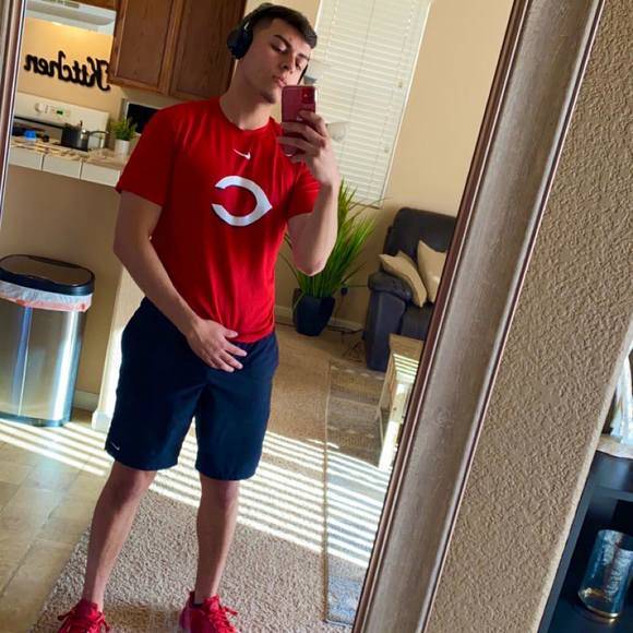 Profile Picture of Matthew Lomeli (@matthewlomeli) on Poshmark