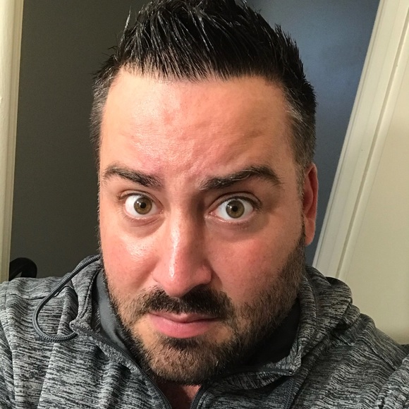 Profile Picture of David Wolkonowski (@davewolk33) on Poshmark