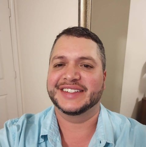 Profile Picture of Cristian Martin (@cris01673) on Poshmark