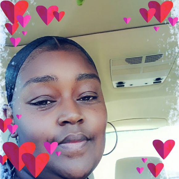 Michelle Mccarter - Poshmark Profile Picture of Michelle Mccarter (@michelle867) on Poshmark