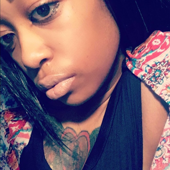 Profile Photo of Shakia Aiken (@tattedfantasy) on Poshmark