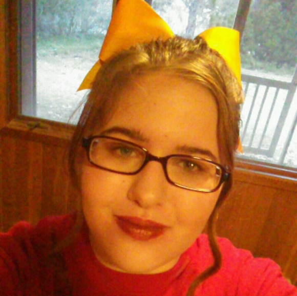 Profile Picture of Angellic Root (@angellynn125) on Poshmark