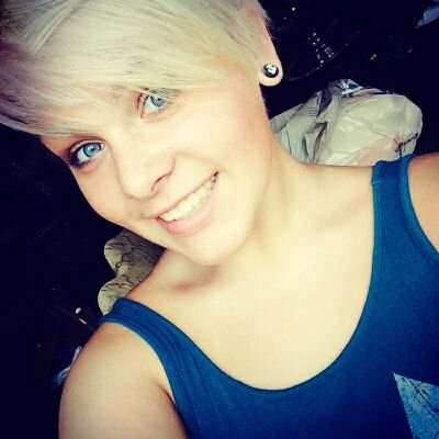 Profile Picture of Autumn Lancaster (@pickuplinehere) on Twitter