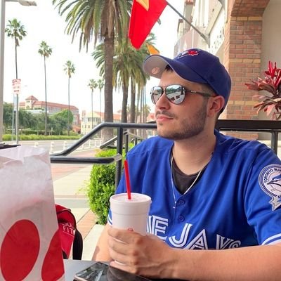 Profile Picture of Chris Raposo (@ChrispyEh) on Twitter