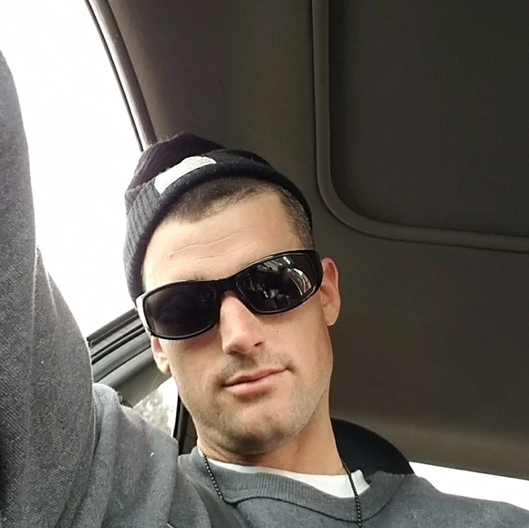 Profile Picture of James Donahue (@jamesjr33) on Poshmark