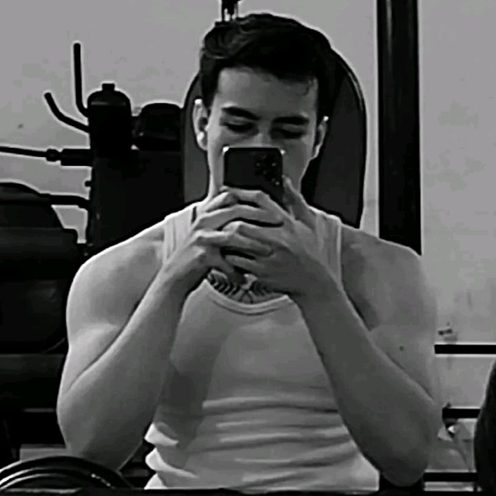 Profile Picture of erik (@erik_boness) on Tiktok