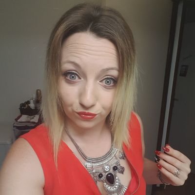 Profile Picture of Angel Keen'v  💖 💖 (@angellyloux) on Twitter