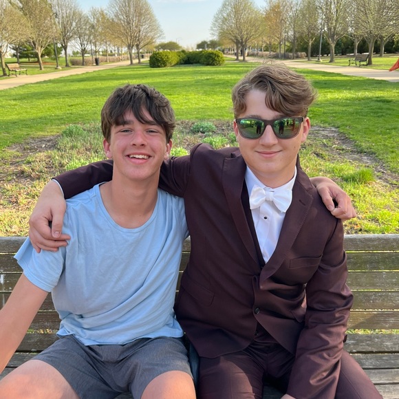 Profile Picture of Isaiah Eeten (@isaiaheeten) on Poshmark