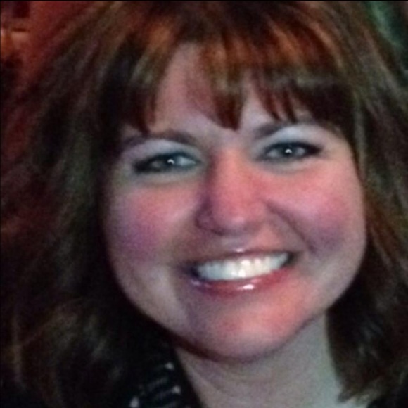 Profile Picture of Tonya Mcneese (@tonyamcneese) on Poshmark