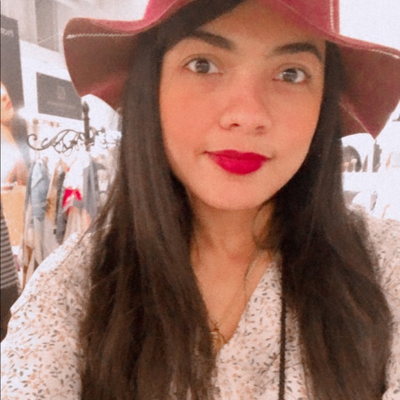 Profile Picture of Sheyla Jimenez (@sheyla_j) on Poshmark