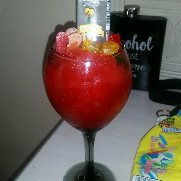 Profile Picture of Rozay Ross (@rozaynayross) on Poshmark