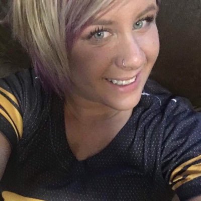 Profile Picture of Christina Barnes (@Ninagray0505) on Twitter