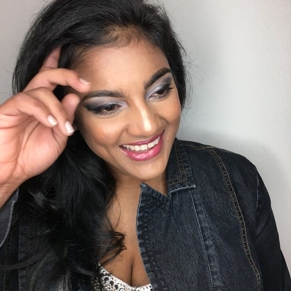 Profile Picture of Stacey Trowbridge (@trini43210) on Poshmark