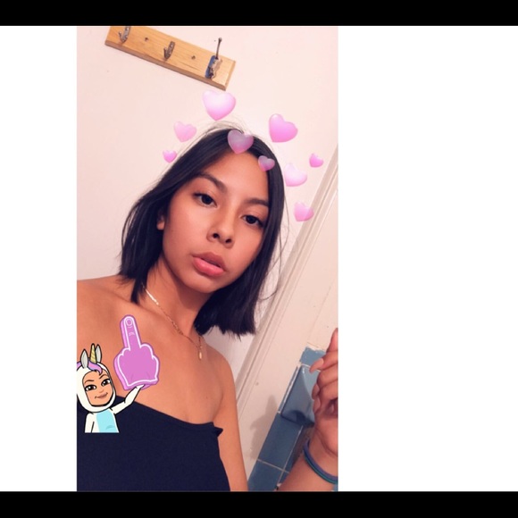 Profile Picture of Hellen Gonzalez (@nothelennnn) on Poshmark