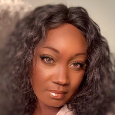 Profile Picture of Lisa Jones (@lisajones843) on Twitter