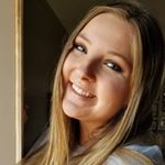 Profile Picture of h•a•l•e•y h•o•l•l•i•s (@babiestdare) on Instagram