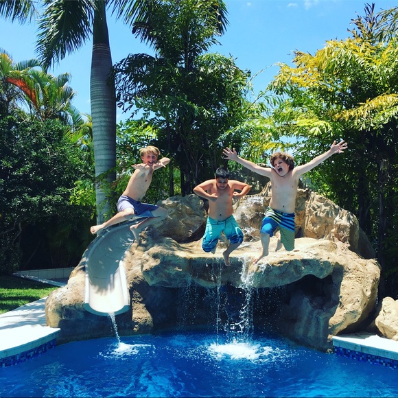 Profile Picture of Zachary Hashemian (@zacar780) on Poshmark