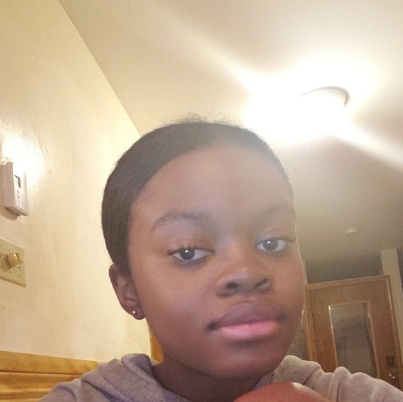 Djena Either - Poshmark Profile Picture of Djena Either (@djenaesther) on Poshmark