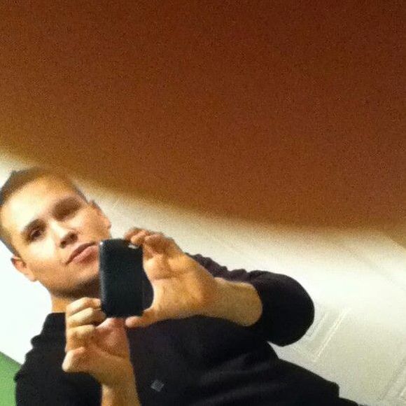 Profile Picture of Emilio Campos (@ecsdy) on Poshmark