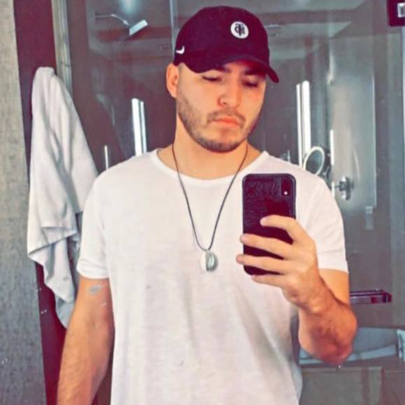 Profile Picture of Corey Gentry (@prettyboygentry) on Poshmark