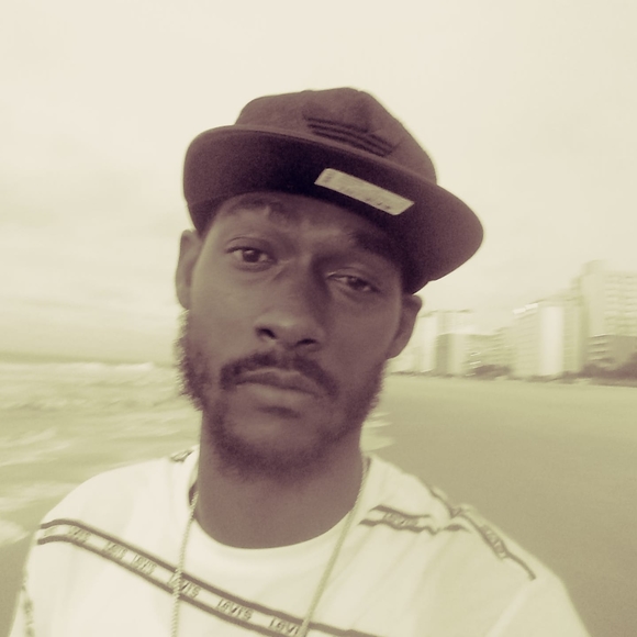 Profile Picture of Demetre Siler (@demetresiler) on Poshmark