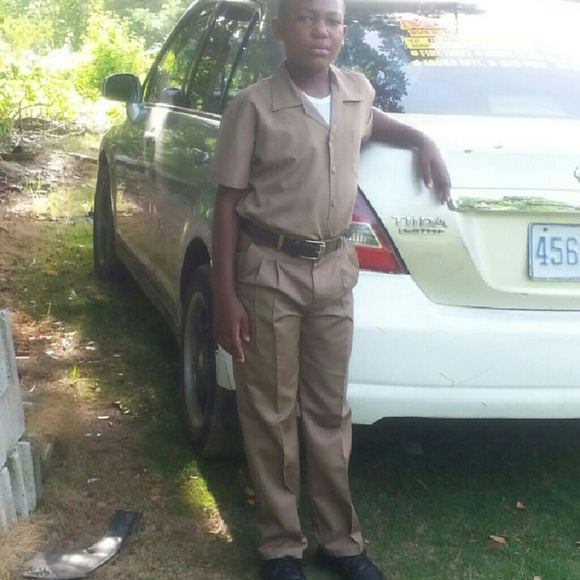 Profile Picture of Antonette Green (@anniewayne) on Poshmark