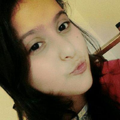 Profile Picture of Julia Bueno (@juliabueno2004) on Twitter