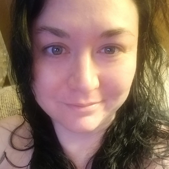 Profile Picture of Kim Marx-kuczynski (@kimkuczynski) on Poshmark