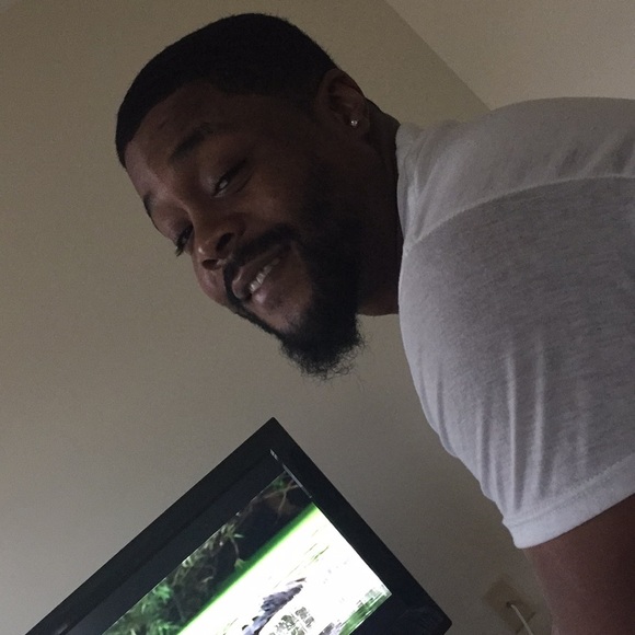 Profile Picture of Xavier Bennett (@xb002) on Poshmark