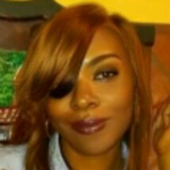 Profile Picture of Mzz tee sharee Scott (@tammyscott34) on Poshmark