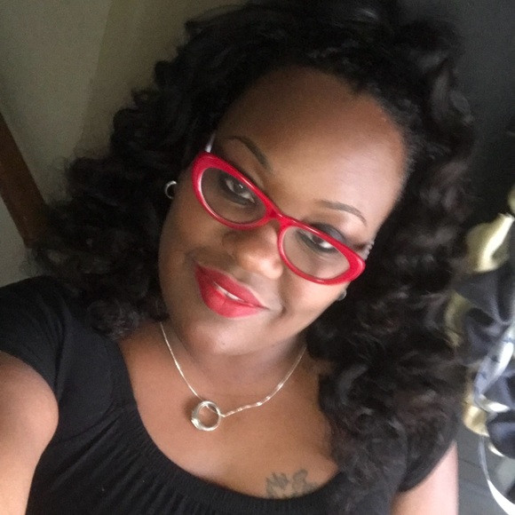 Profile Picture of Ramonda Thomas (@ramondathomas) on Poshmark