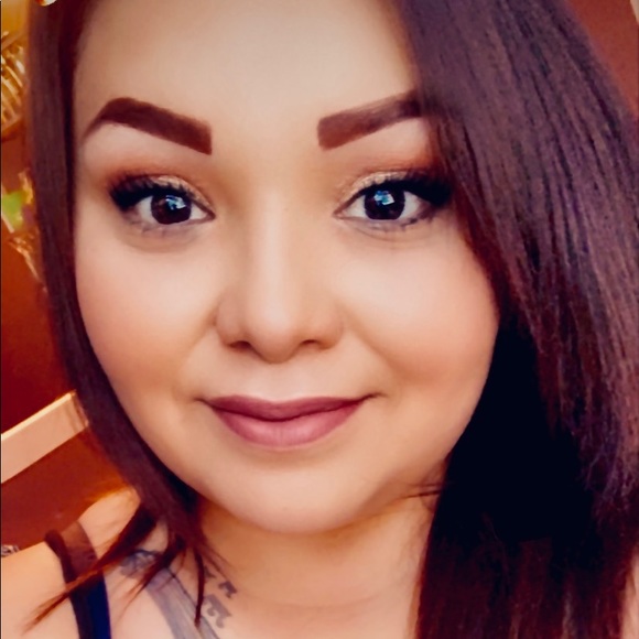 Profile Picture of Jessica Aviles (@jmaviles9617) on Poshmark