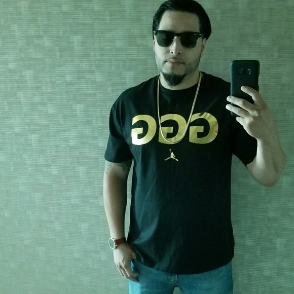 Profile Picture of Steven Silvas (@hoodgrown) on Poshmark