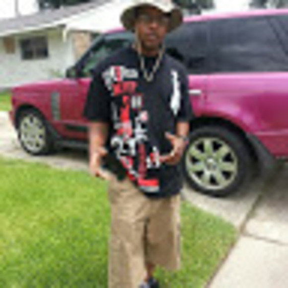 Profile Picture of Jason Vanburen (@vamburen2018) on Poshmark