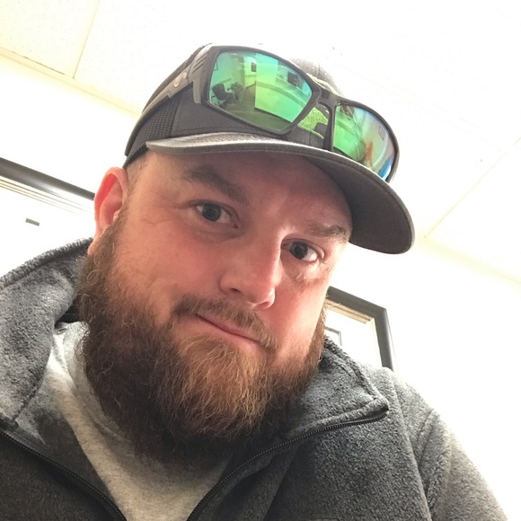 Profile Picture of Jonathan Gosnell (@jonathang4891) on Poshmark