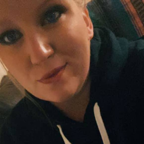 Sandra Pingley - Poshmark Profile Picture of Sandra Pingley (@spingley) on Poshmark