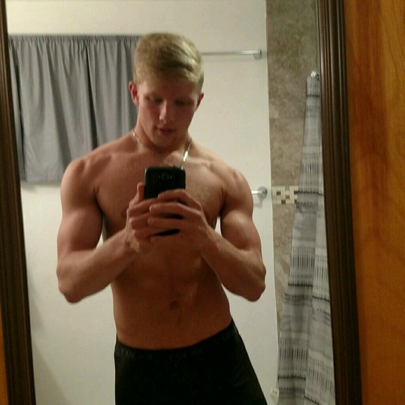 Profile Picture of Michael Bono (@shinlin09) on Poshmark