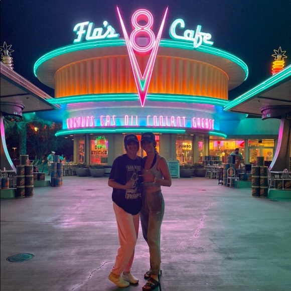 Profile Picture of Kali Ginnis (@kaliginnis) on Poshmark