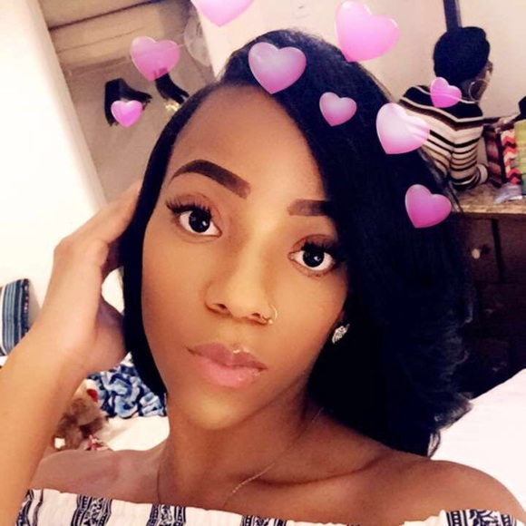 Profile Picture of Kevina Brantley (@kevbrantley) on Poshmark