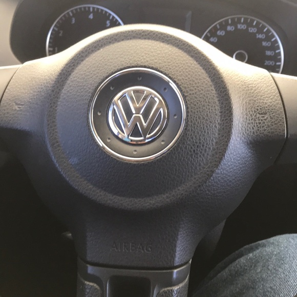 Profile Picture of Manny Roman (@manuelmunos440) on Poshmark