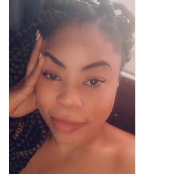 Profile Picture of Lea redbonewidehips Pierre (@leared6969) on Poshmark