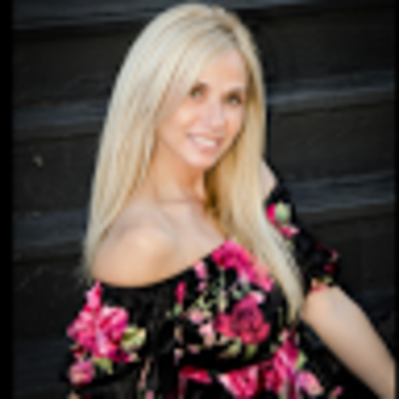 Inga Springman - Poshmark Profile Picture of Inga Springman (@ingaspringman) on Poshmark